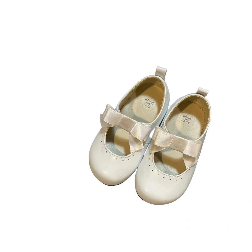 Janie and Jack Ivory Patent Mary Jane with Grosgrain Bows